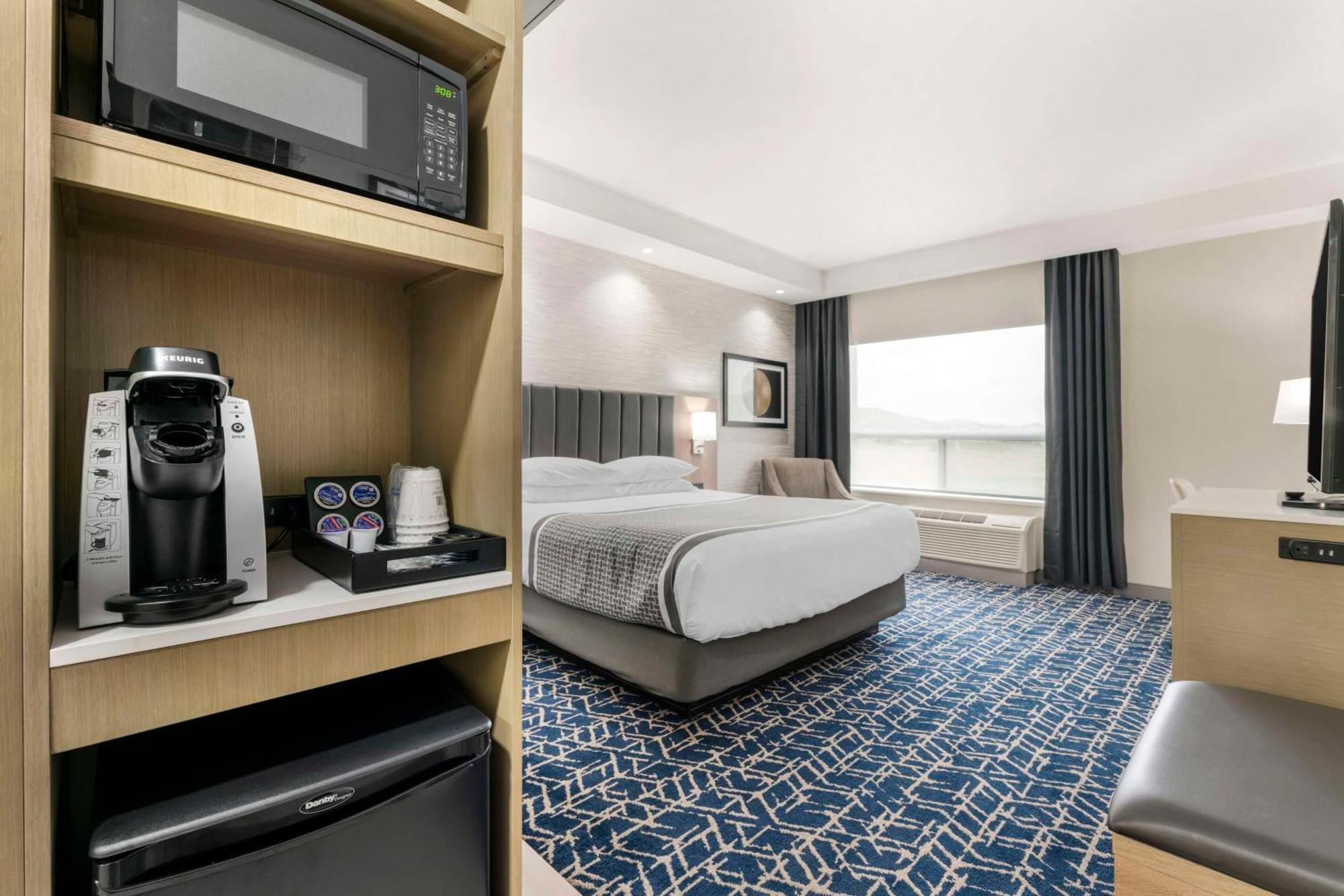 Best Western Premier Route 97 Вeрнoн Екстериор снимка