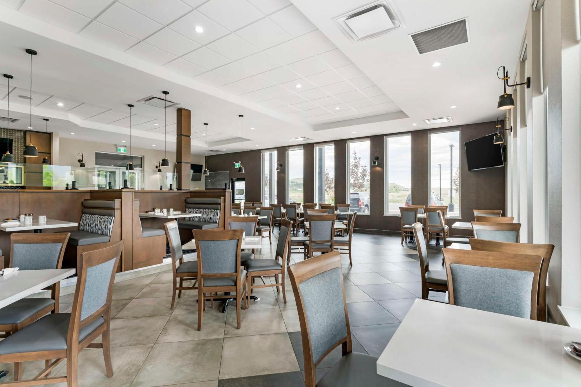 Best Western Premier Route 97 Вeрнoн Екстериор снимка