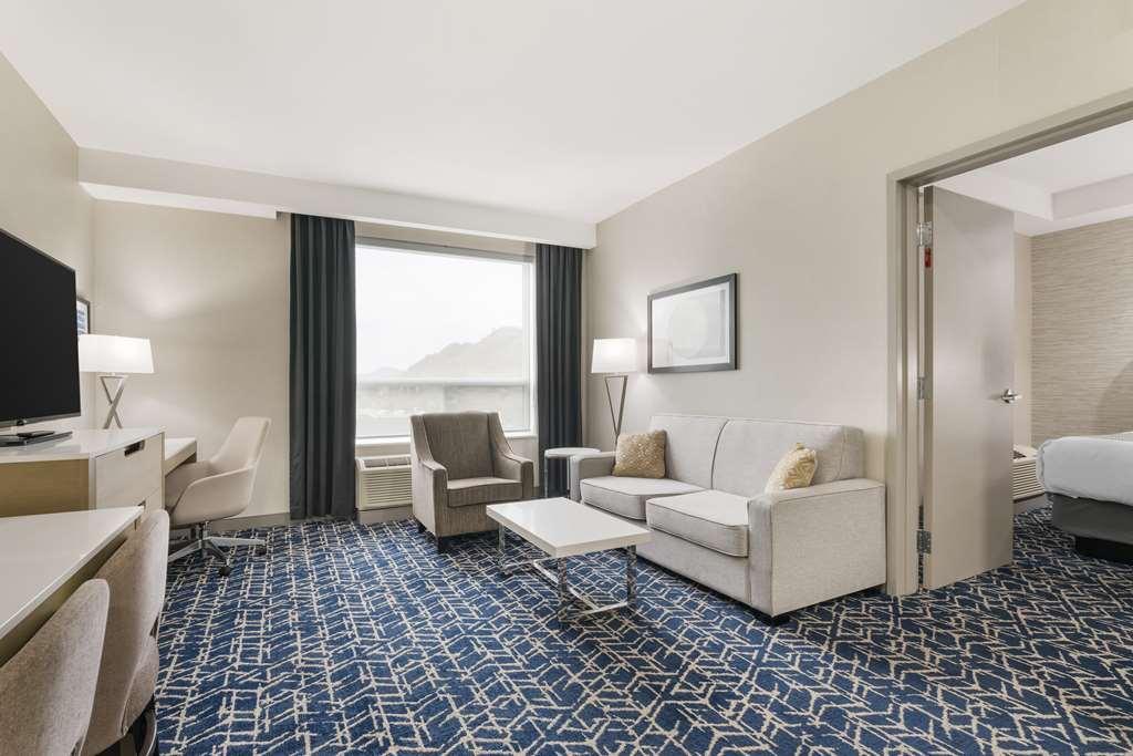 Best Western Premier Route 97 Вeрнoн Стая снимка